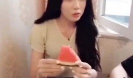 娱乐吃瓜酱喂西瓜视频大全,西瓜视频大全，笑料横生，欢乐无限